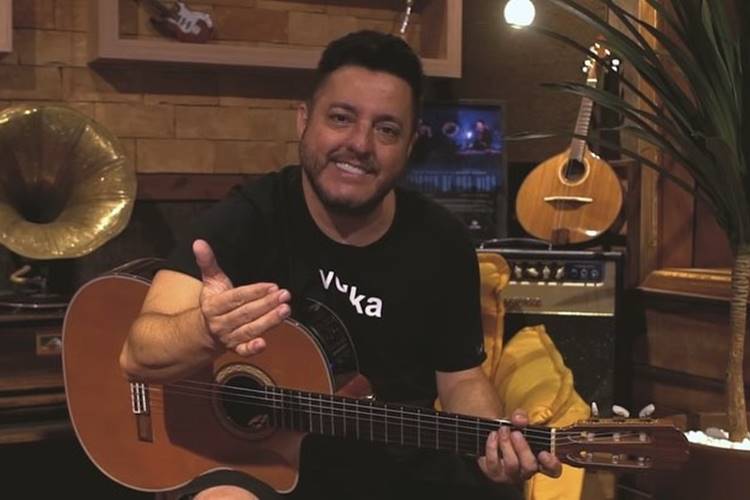 Sertanejo Bruno publica foto raríssima de sua família