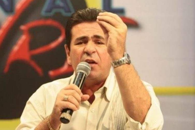 Filho de apresentador criminoso anuncia relançamento de antigo programa do pai