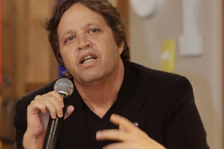 Diretor de sucessos, Ivan Zettel deixa a Record após 14 anos