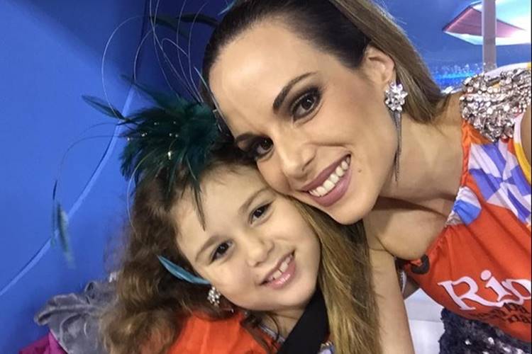 Ana Furtado relembra momento ao lado da filha