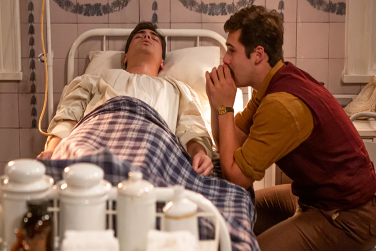 Éramos Seis: Carlos morre nos braços de Alfredo