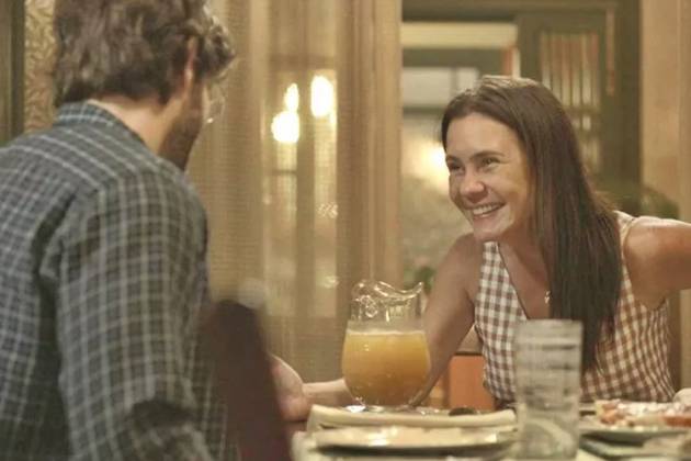 Amor de Mãe - Danilo conta novidade para a mãe Amor de Mãe - Danilo conta novidade para a mãe (Reprodução/TV Globo)