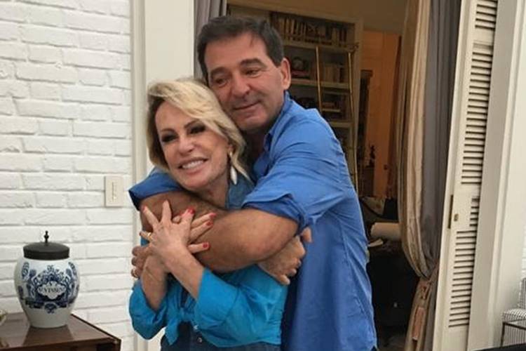 Ana Maria Braga posta foto com o marido e comemora Ana Maria Braga posta foto com o marido e comemora