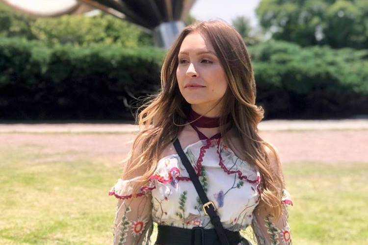 Carla Diaz exibe trailer do filme em que interpreta Suzane von Richthofen