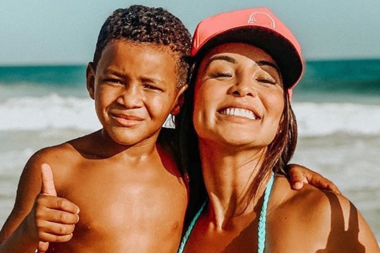 Carol Nakamura e o filho, Wallace - Reprodução/Instagram