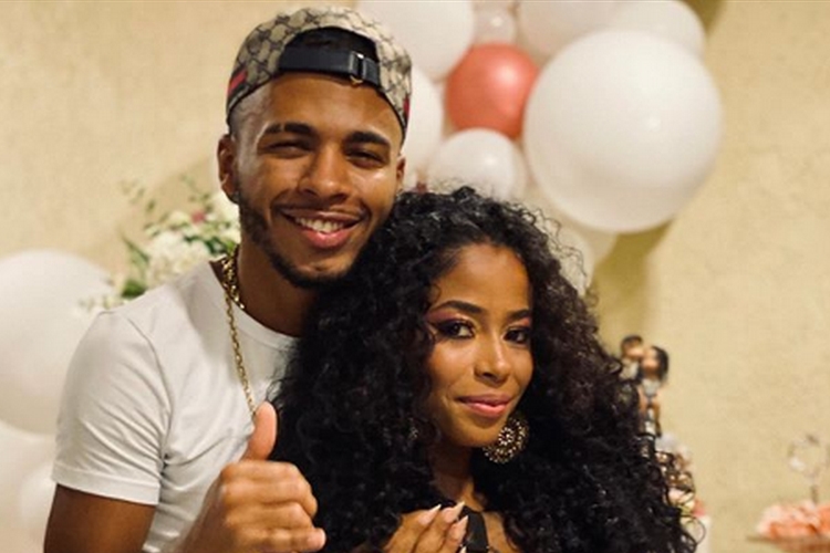 Rennan da Penha e Lorenna Vieira oficializam noivado e exibem aliança luxuosa