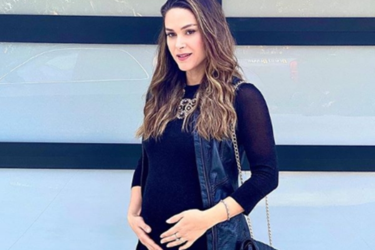 Fernanda Machado, com problemas na gestação desabafa: “É uma luta”
