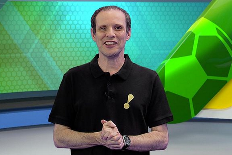 Apresentador da RedeTV! é flagrado em aplicativo de relacionamento