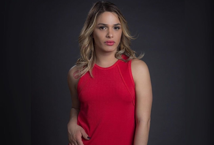 Glamour Garcia causa no Baile do Copa com look transparente