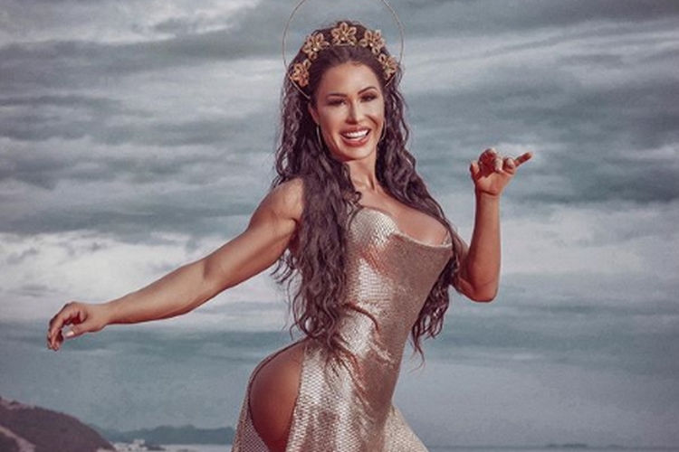 Gracyanne Barbosa surge repleta de ferimentos e desabafa após desfile na Sapucaí