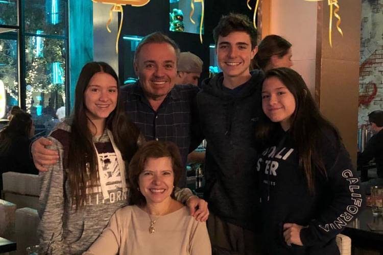 Rose Miriam, viúva de Gugu, publica carta sobre relação com o apresentador