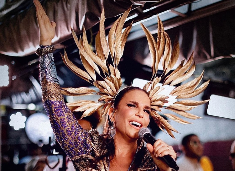 Iveta Sangalo agradece o público por sucesso de trio elétrico no Carnaval de Salvador