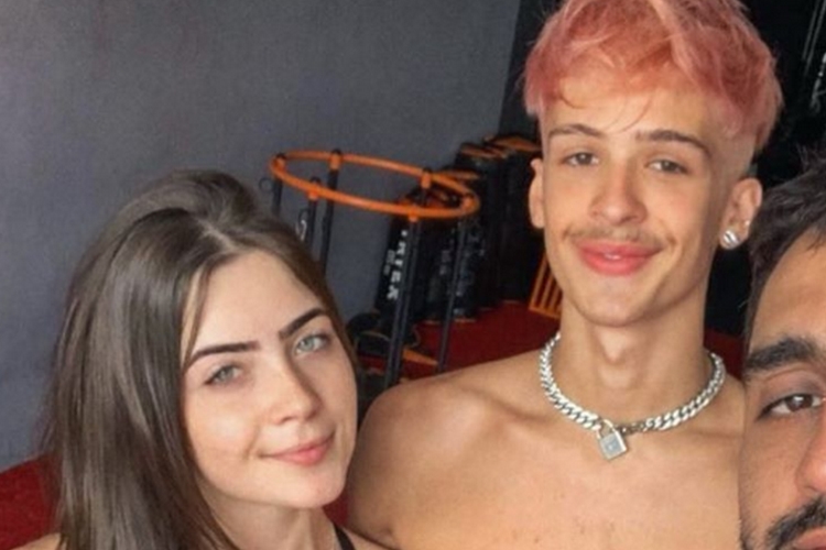 João Guilherme, filho do sertanejo Leonardo, surge em momento de intimidade com a namorada