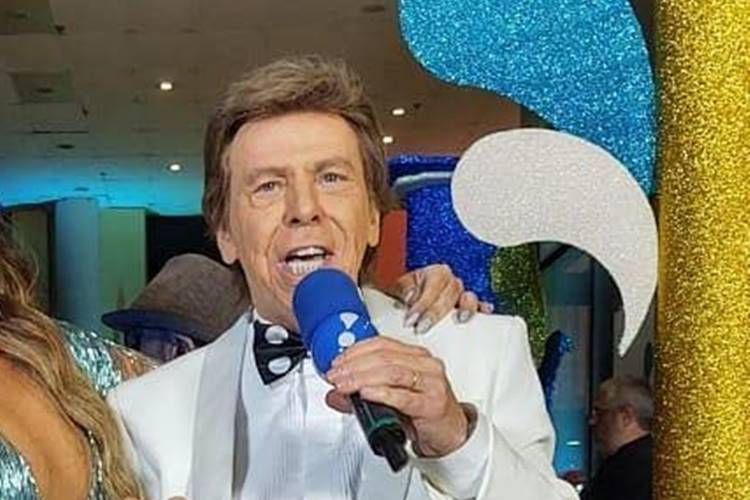 Nelson Rubens diz que já se fantasiou de índio e declara: “Está tudo meio chato. Não pode isso, não pode aquilo”