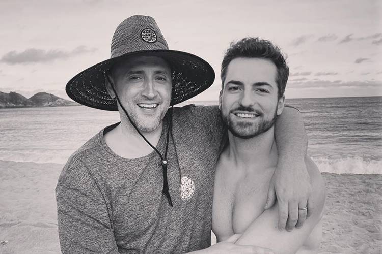 Paulo Gustavo presta homenagem ao marido, Thales Bretas