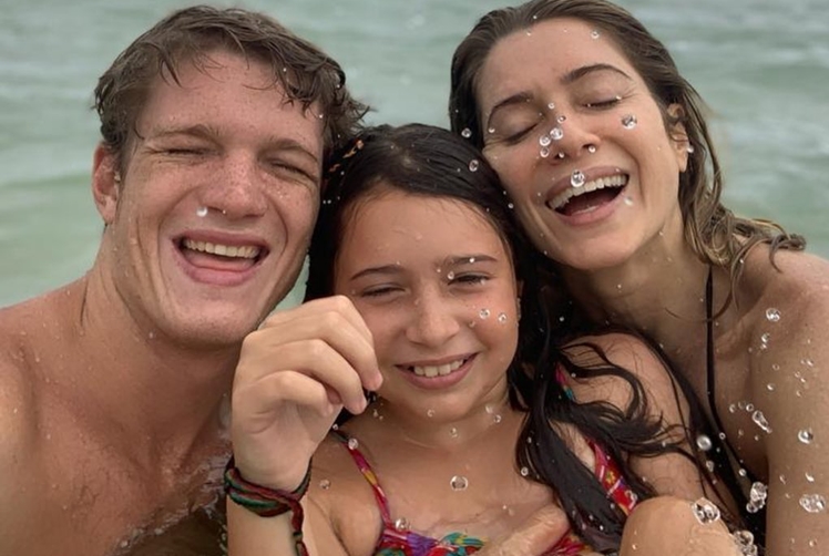 Pedro Novaes comemora momento em família e faz declaração