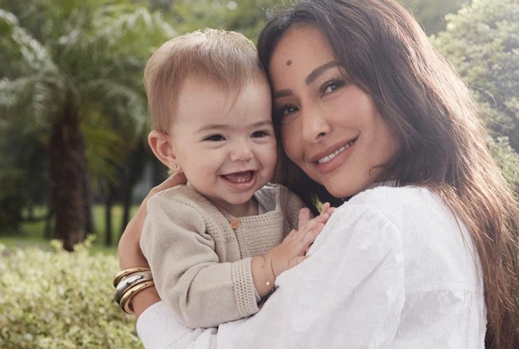 Sabrina Sato mostra mais uma fantasia de Zoe para o carnaval