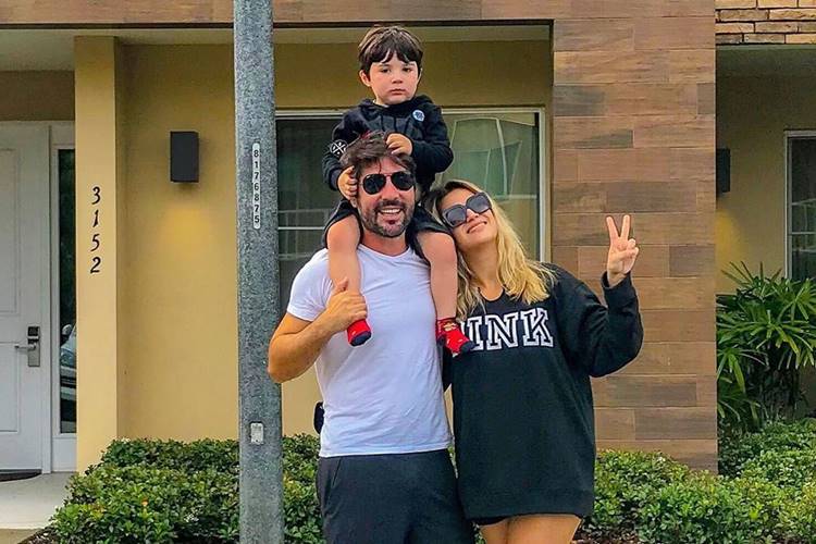 Sandro Pedroso abre álbum de fotos do filho e celebra aniversário