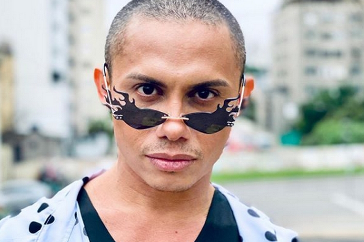 Silvero Pereira rasga o verbo sobre haters após enxurrada de críticas