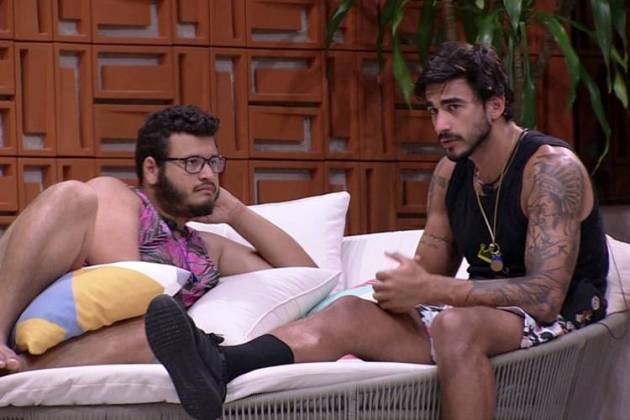 O brother Victor Hugo em conversa com Guilherme - Gshow