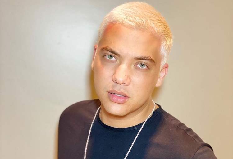 Depois de aparecer platinado, Wesley Safadão provoca Neymar Jr. em rede social