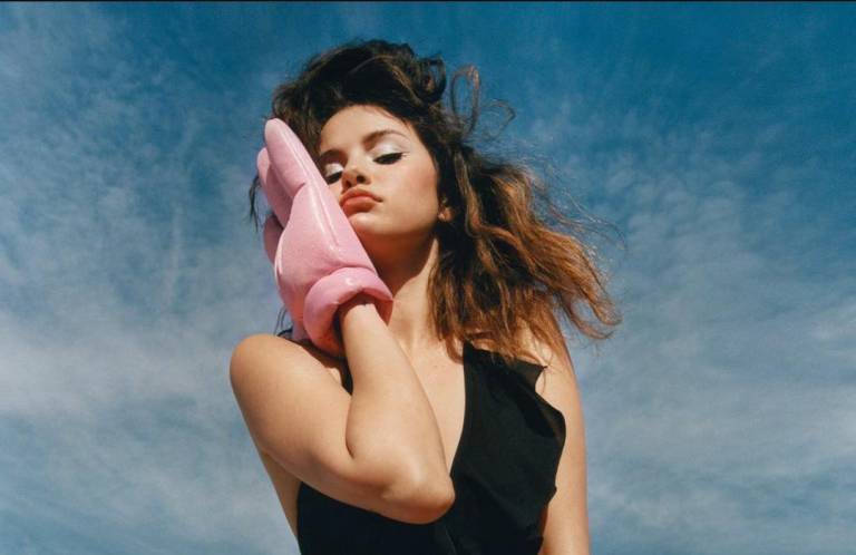 Selena Gomez fala sobre doença que a impediu de lançar música