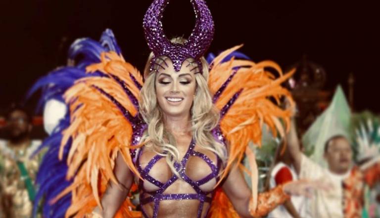 Juju Salimeni posta foto com look ousado