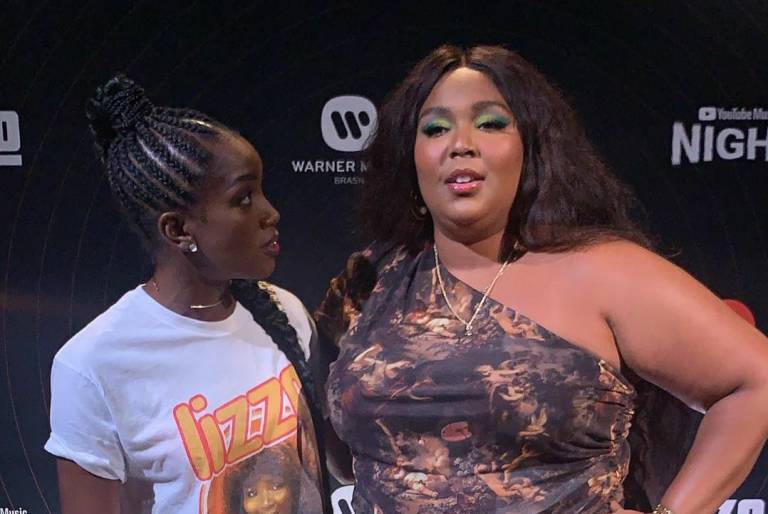 Iza encontra cantora internacional no Rio; confira