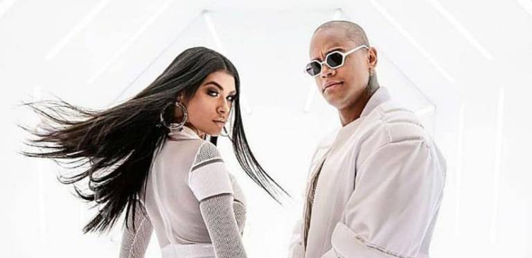 Léo Santana e funkeira Pocah ensinam física em nova música