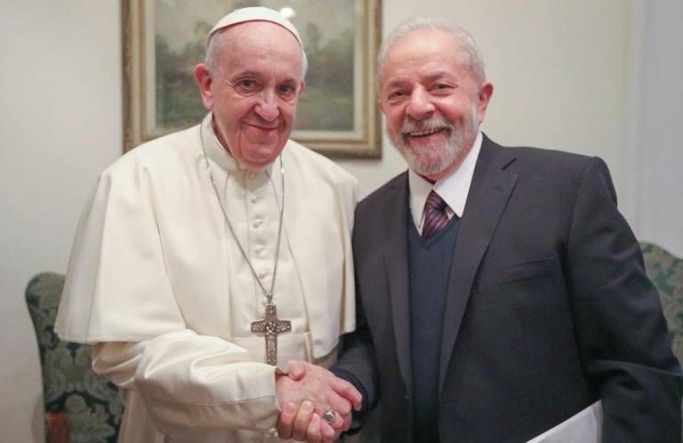 Lula se encontra com Papa Francisco no Vaticano