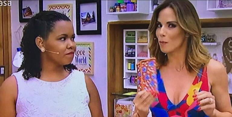 Garota do meme dos ‘3 reaix’ processa 56 empresas por uso indevido de imagem