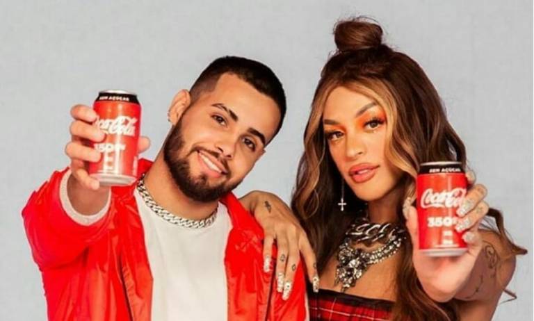 ‘Clima Quente’: Pabllo Vittar e Jerry Smith lançam música em parceria com a Coca-Cola
