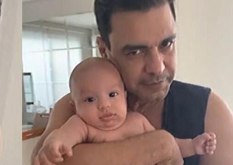 Zezé Di Camargo compartilha momento fofo com o neto caçula e fãs se derretem