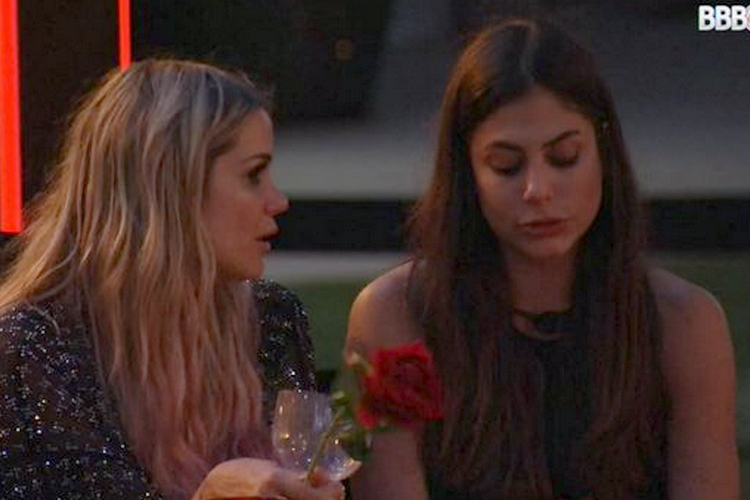 BBB20: Mari Gonzalez tem crise de choro e esbraveja contra sister