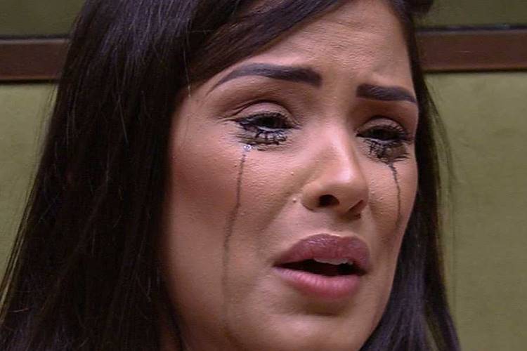BBB20: Ivy cai no choro e revela que ainda não aceitou a saída de Daniel