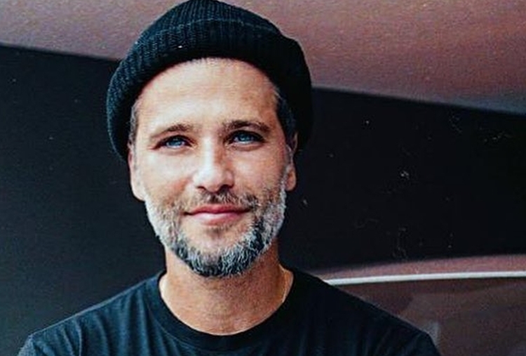 Bruno Gagliasso usa criatividade para atravessar período de isolamento com os filhos