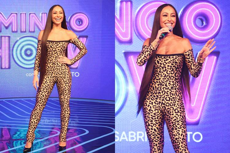 Durante coletiva, Sabrina Sato surge com look justinho e recebe elogios dos fãs