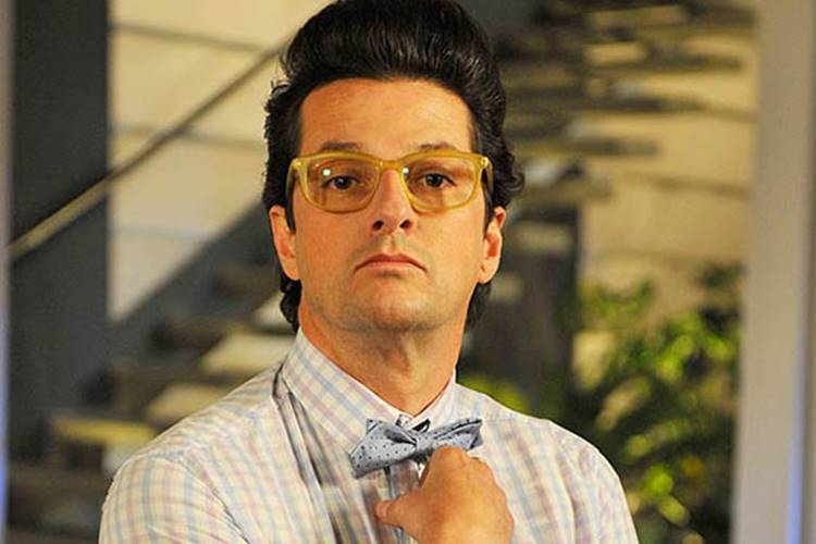 Marcelo Serrado comemora retorno de Crô às telinhas