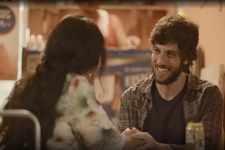 Amor de Mãe: Após descobrir que é adotado, Danilo recebe apoio de Lurdes