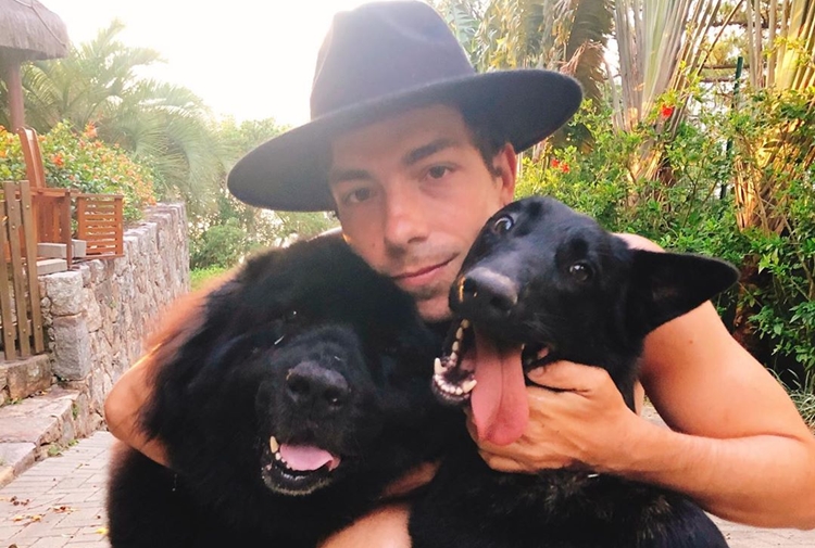 Di Ferrero agradece carinho dos fãs depois de confirmar diagnóstico de coronavírus