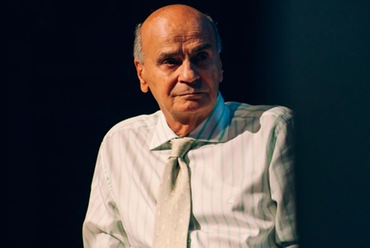 Depois de críticas, Drauzio Varella se posiciona sobre abraço em transexual  no ‘Fantástico’