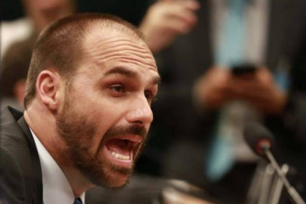 EDUARDO BOLSONARO CULPA CHINA POR PANDEMIA E EMBAIXADA REBATE. FOTO: REPRODUÇÃO