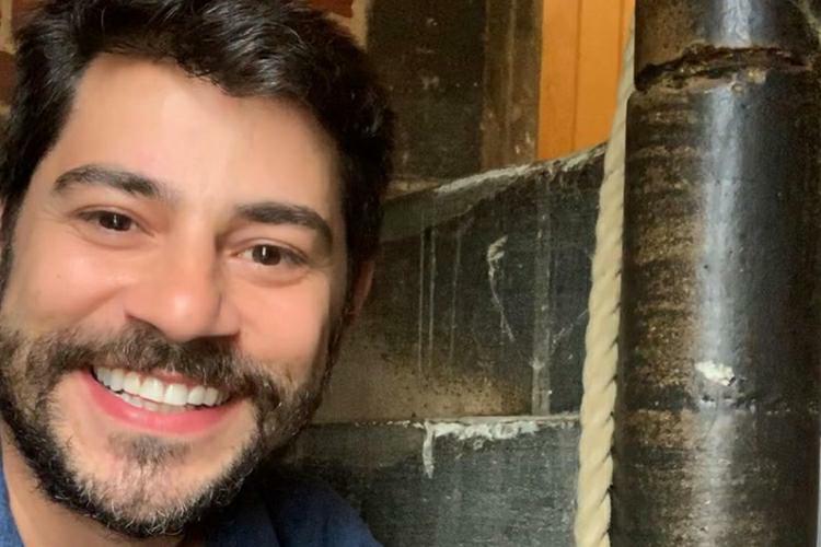 Evaristo Costa manda indireta para Globo em legenda e fãs comentam: “Debochado”