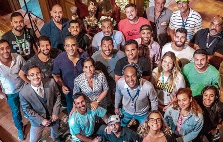 Glória Pires faz despedida virtual de equipe de ‘Éramos Seis’