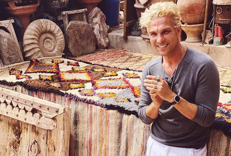 Record freta avião para tirar equipe de ‘Gênesis’ do Marrocos