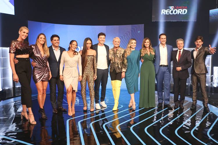 Record TV investe em entretenimento e informação para alavancar audiência aos domingos