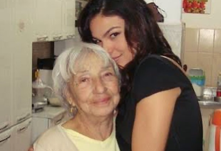 Ísis Valverde lamenta mais uma perda na família: “Que tenhamos fé e força pra seguir”