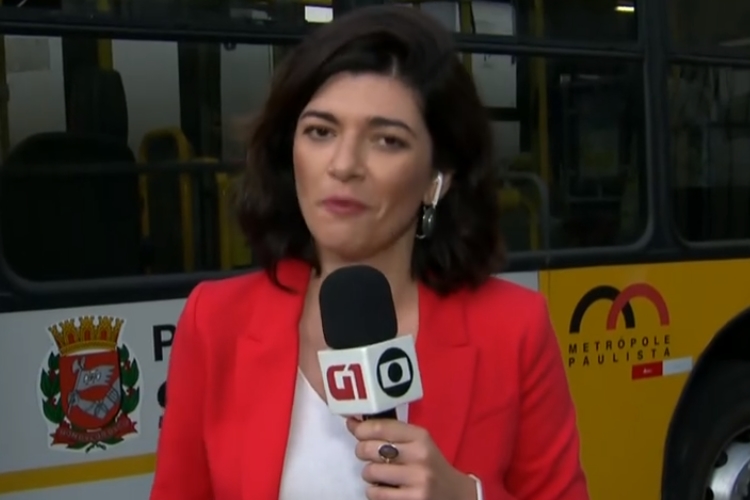 Ao vivo, Rodrigo Bocardi critica homem que mostra dedo do meio durante reportagem