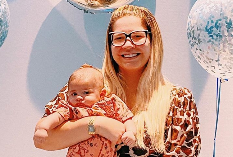 Marília Mendonça comemora 3 meses de Léo e brinca com preços de balões