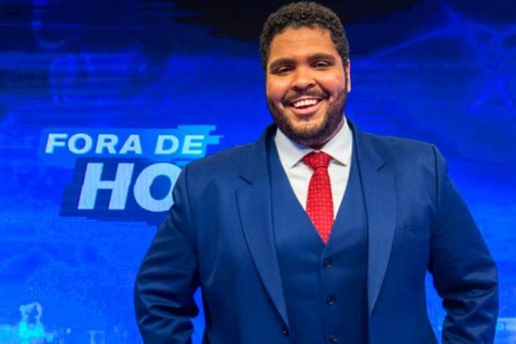 Paulo Vieira é internado às pressas